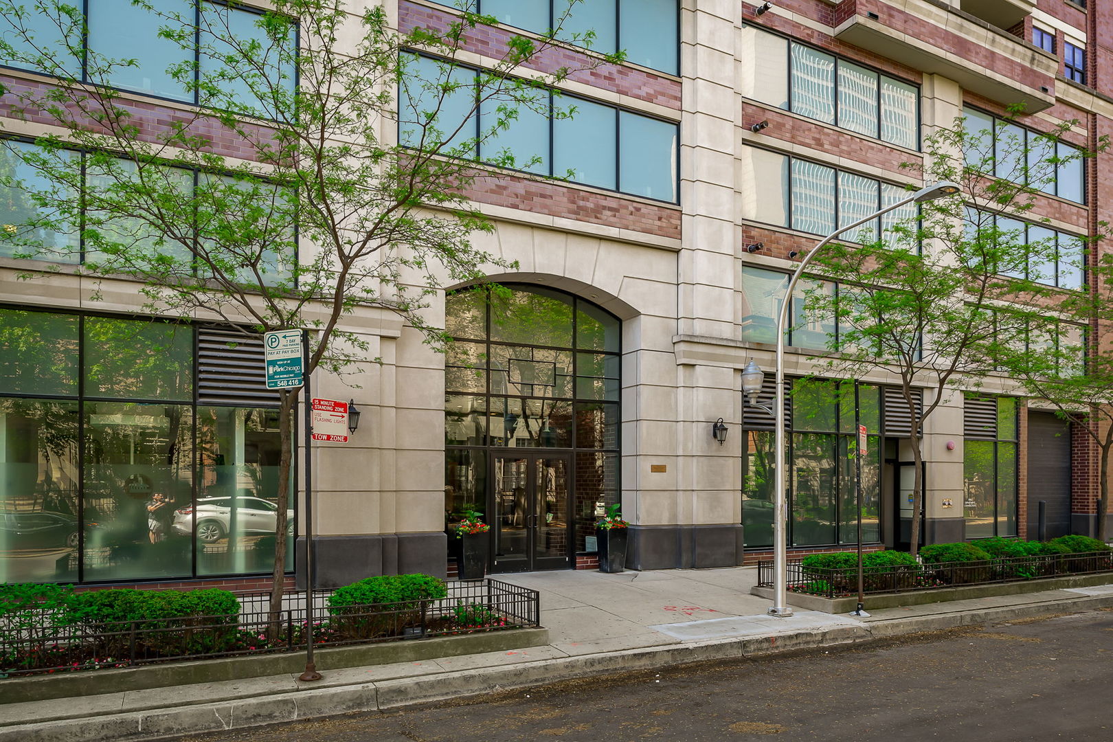 451 W Huron Street 1502