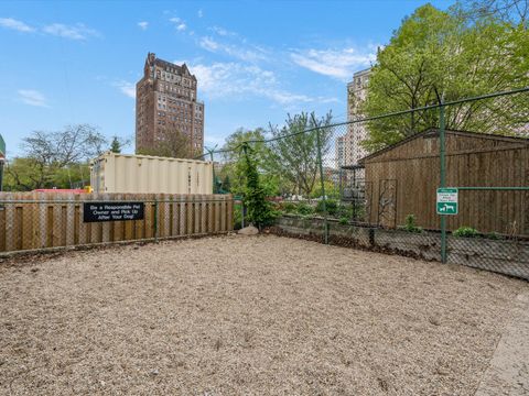 Tiny photo for 5455 N SHERIDAN Road #1915, Chicago, IL 60640 (MLS # 12637770)