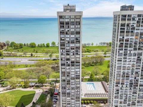 Tiny photo for 5455 N SHERIDAN Road #1915, Chicago, IL 60640 (MLS # 12637770)