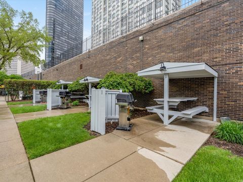 Tiny photo for 5455 N SHERIDAN Road #1915, Chicago, IL 60640 (MLS # 12637770)