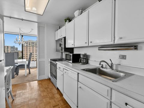 Tiny photo for 5455 N SHERIDAN Road #1915, Chicago, IL 60640 (MLS # 12637770)