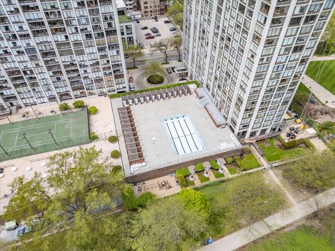 Tiny photo for 5455 N SHERIDAN Road #1915, Chicago, IL 60640 (MLS # 12637770)