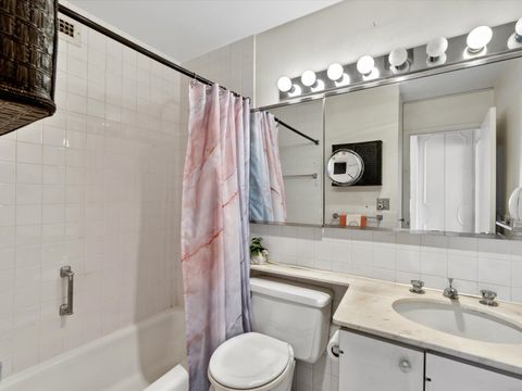 Tiny photo for 5455 N SHERIDAN Road #1915, Chicago, IL 60640 (MLS # 12637770)