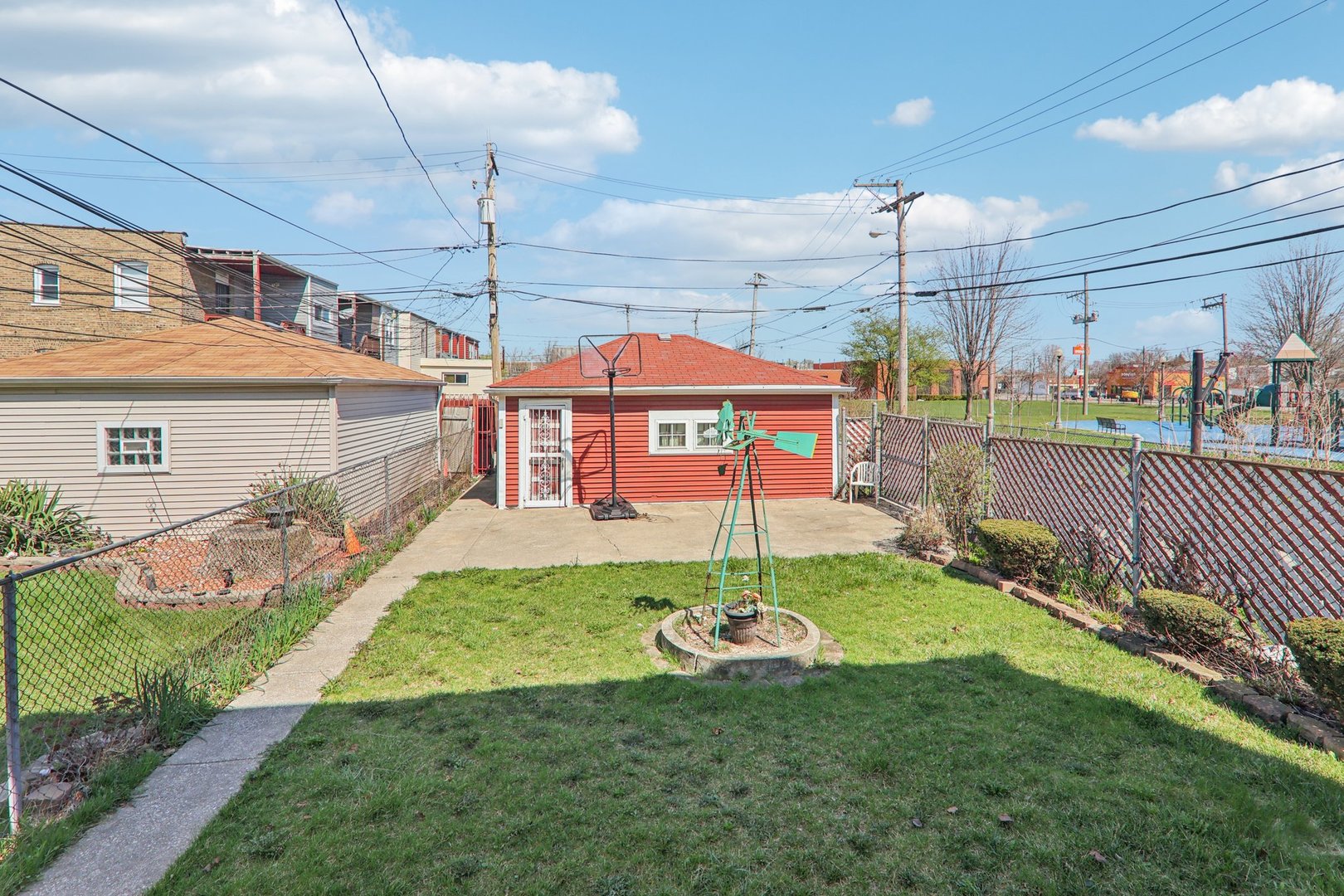 1226 W 77th Street