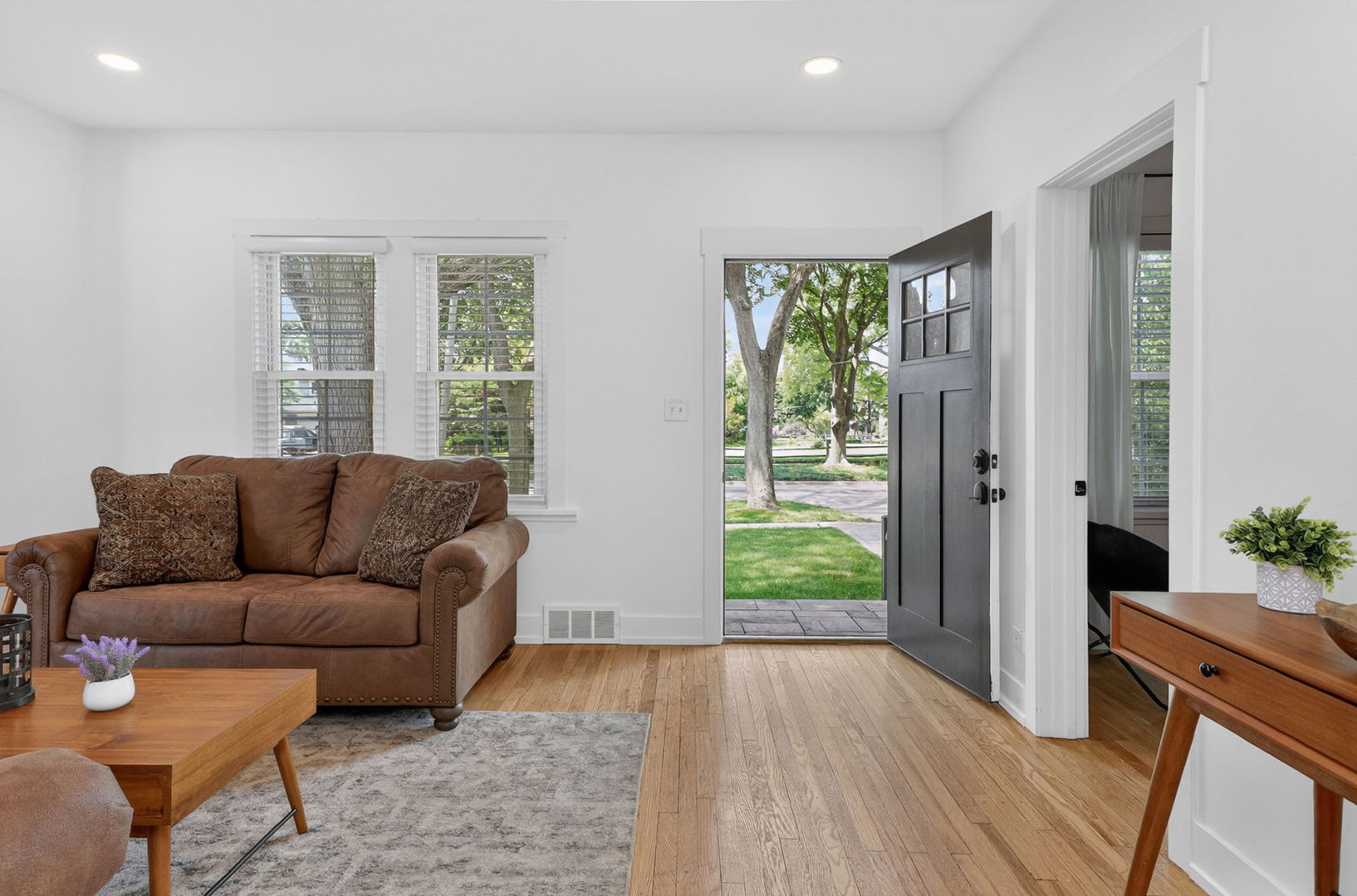 1123 Santa Rosa Avenue