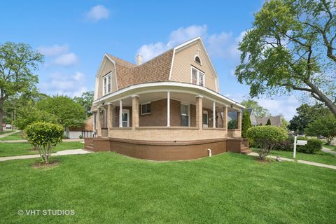 Photo of 558 N Crystal Street, Elgin, IL 60123 (MLS # 12446239)