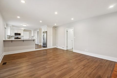 Tiny photo for 25762 N Eagle Drive, Mundelein, IL 60060 (MLS # 12585853)