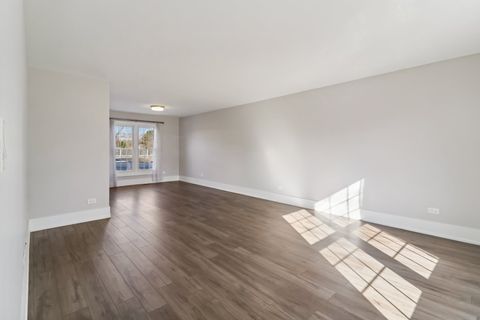 Tiny photo for 25762 N Eagle Drive, Mundelein, IL 60060 (MLS # 12585853)