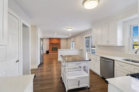 Tiny photo for 25762 N Eagle Drive, Mundelein, IL 60060 (MLS # 12585853)