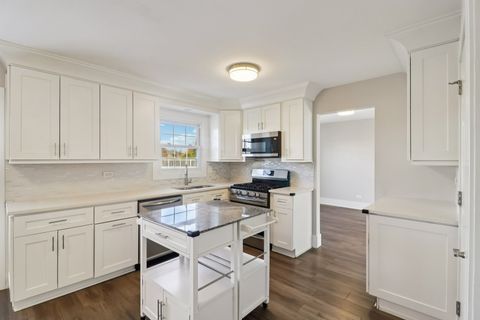 Tiny photo for 25762 N Eagle Drive, Mundelein, IL 60060 (MLS # 12585853)