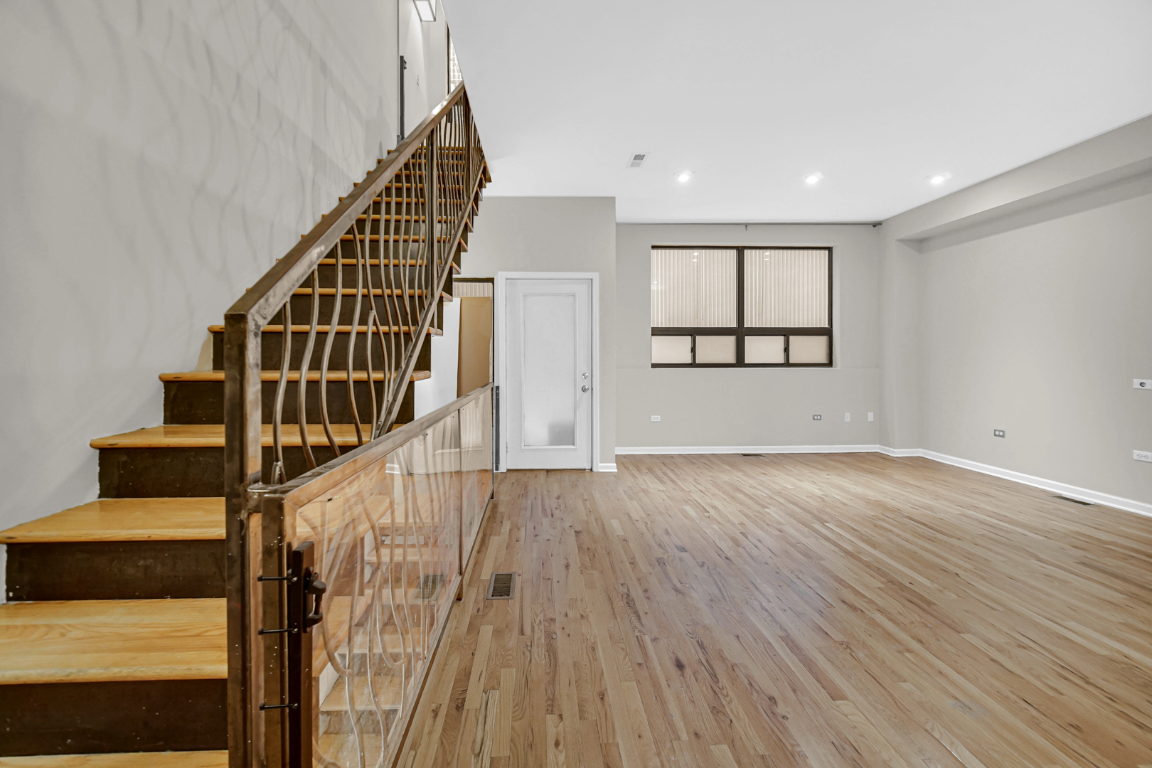 1424 W Grand Avenue 2