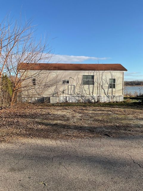 A home in Lakemoor