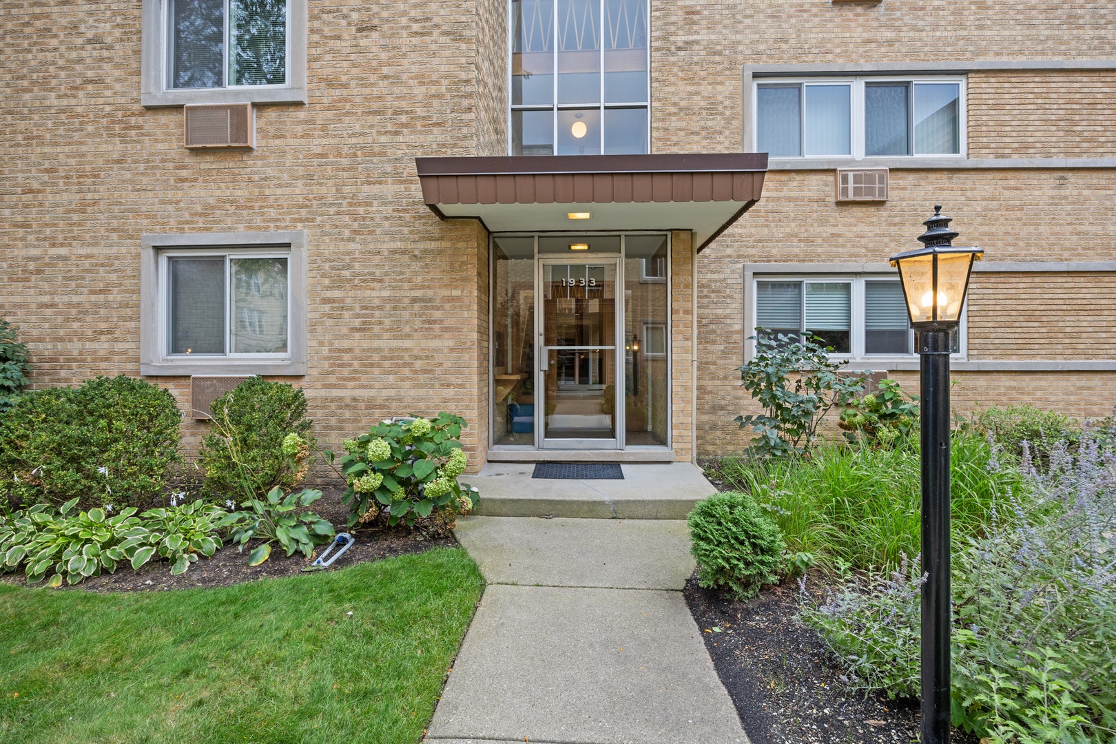 1933 Harrison Street 3B