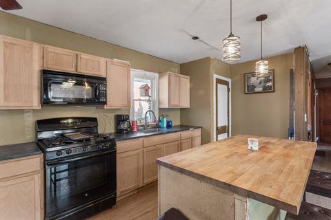 Tiny photo for 300 E Warren Street, Leroy, IL 61752 (MLS # 12548385)