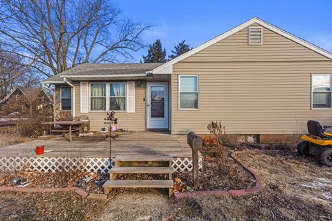 Tiny photo for 300 E Warren Street, Leroy, IL 61752 (MLS # 12548385)