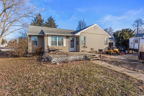 Photo of 300 E Warren Street, Leroy, IL 61752 (MLS # 12548385)