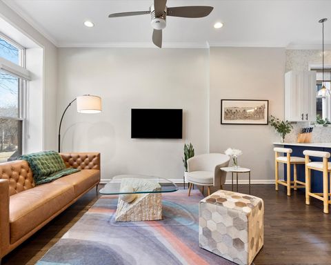 Tiny photo for 514 N Armour Street #1F, Chicago, IL 60642 (MLS # 12477162)