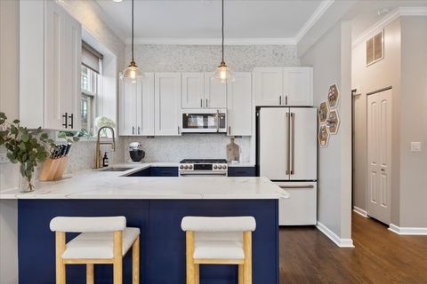 Tiny photo for 514 N Armour Street #1F, Chicago, IL 60642 (MLS # 12477162)