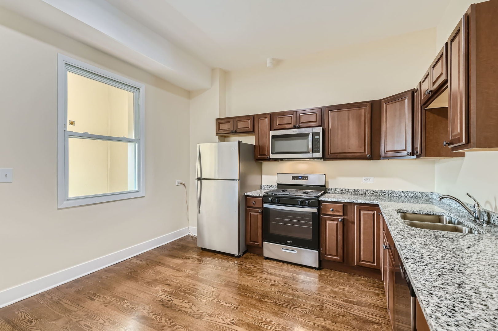 7048 N Clark Street 2FLR