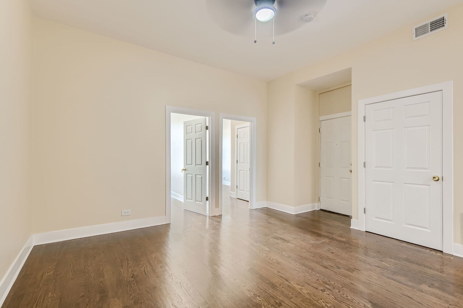 7048 N Clark Street 2FLR