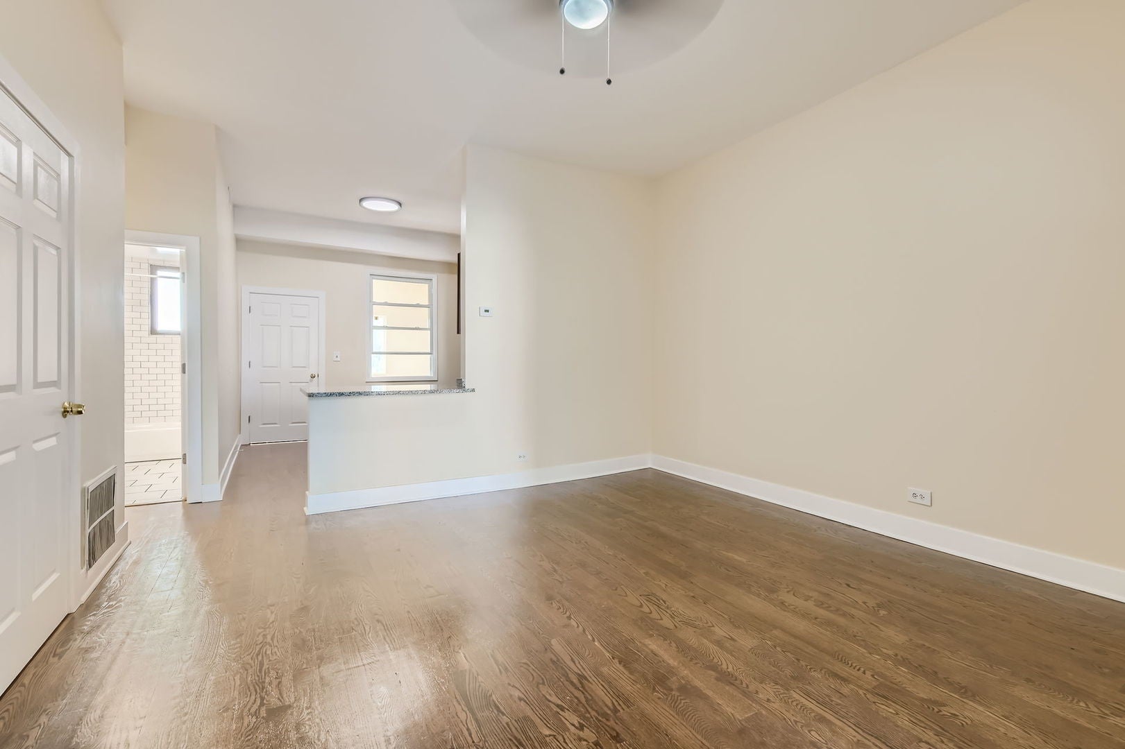 7048 N Clark Street 2FLR