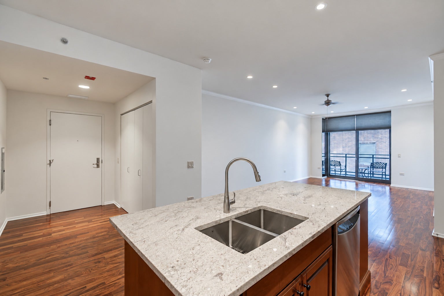 310 S Michigan Avenue 1507