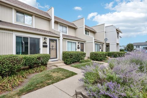 Tiny photo for 563 Quail Creek Drive, Grayslake, IL 60030 (MLS # 12447429)