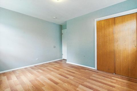 Tiny photo for 425 S Lake Street, Mundelein, IL 60060 (MLS # 12453649)