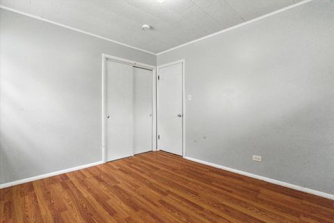 Tiny photo for 425 S Lake Street, Mundelein, IL 60060 (MLS # 12453649)