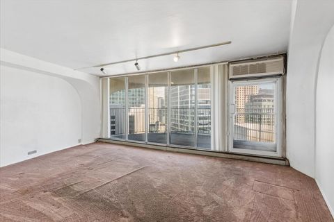 Tiny photo for 300 N State Street #2527, Chicago, IL 60654 (MLS # 12646357)
