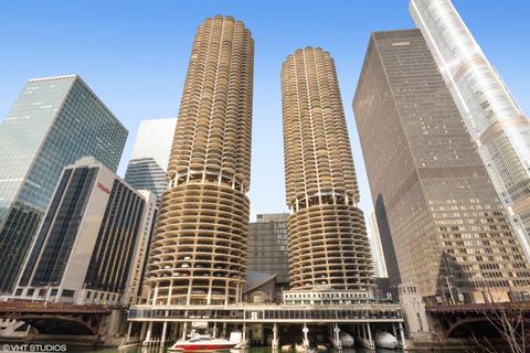 Photo of 300 N State Street #2527, Chicago, IL 60654 (MLS # 12646357)