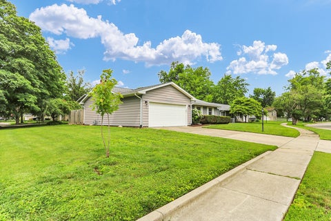 Tiny photo for 2009 Crescent Drive, Champaign, IL 61821 (MLS # 12693475)