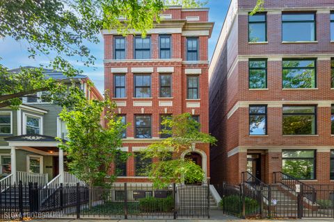 Photo of 1942 N Sedgwick Street #PH, Chicago, IL 60614 (MLS # 12490149)