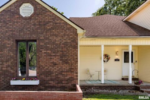 Tiny photo for 1203 ABBEY Lane, Marion, IL 62959 (MLS # QC4262903)