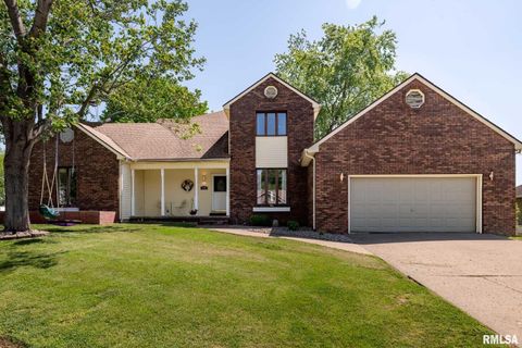 Tiny photo for 1203 ABBEY Lane, Marion, IL 62959 (MLS # QC4262903)
