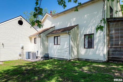 Tiny photo for 1203 ABBEY Lane, Marion, IL 62959 (MLS # QC4262903)