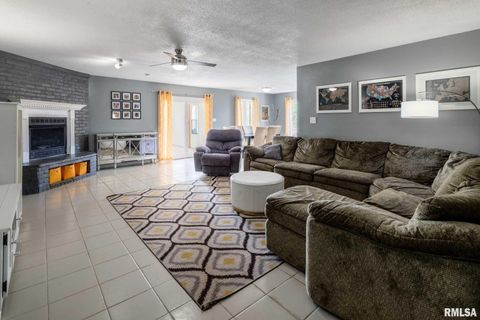 Tiny photo for 1203 ABBEY Lane, Marion, IL 62959 (MLS # QC4262903)