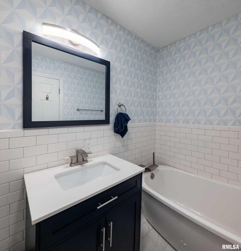 Tiny photo for 1203 ABBEY Lane, Marion, IL 62959 (MLS # QC4262903)