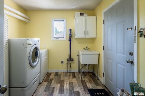 Tiny photo for 1203 ABBEY Lane, Marion, IL 62959 (MLS # QC4262903)