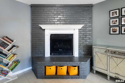 Tiny photo for 1203 ABBEY Lane, Marion, IL 62959 (MLS # QC4262903)