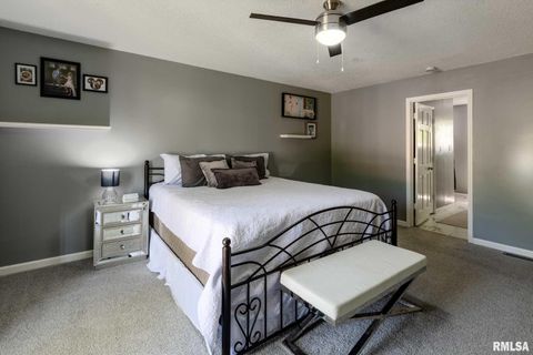 Tiny photo for 1203 ABBEY Lane, Marion, IL 62959 (MLS # QC4262903)