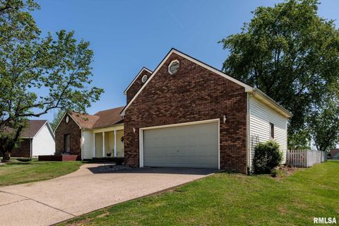Tiny photo for 1203 ABBEY Lane, Marion, IL 62959 (MLS # QC4262903)