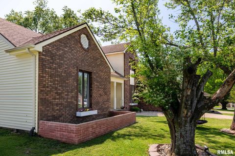 Tiny photo for 1203 ABBEY Lane, Marion, IL 62959 (MLS # QC4262903)