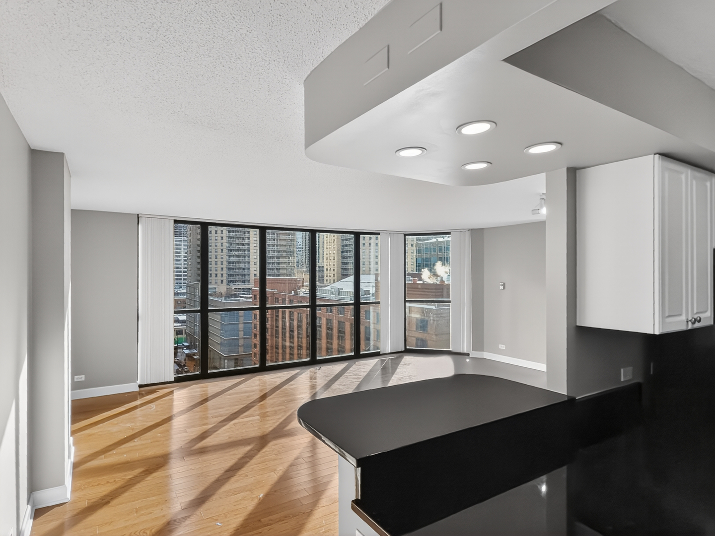 10 E Ontario Street 1205