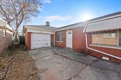 A home in Evergreen Park