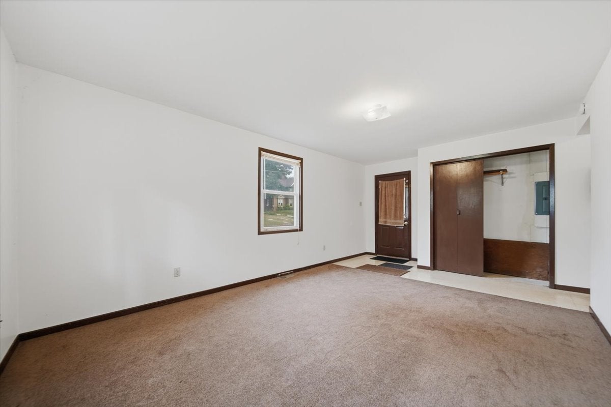 310 E 3RD Street
