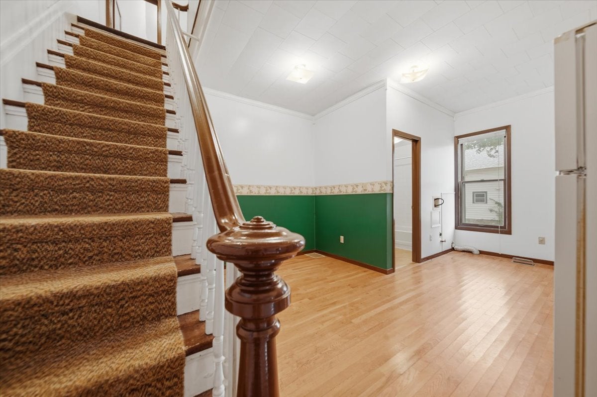 310 E 3RD Street