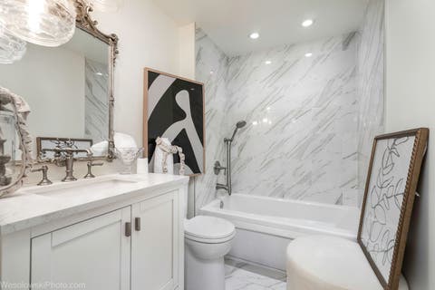 Tiny photo for 1705 Pavilion Way #208, Park Ridge, IL 60068 (MLS # 12689465)