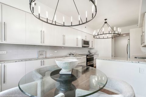 Tiny photo for 1705 Pavilion Way #208, Park Ridge, IL 60068 (MLS # 12689465)