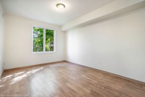 Tiny photo for 1705 Pavilion Way #208, Park Ridge, IL 60068 (MLS # 12689465)